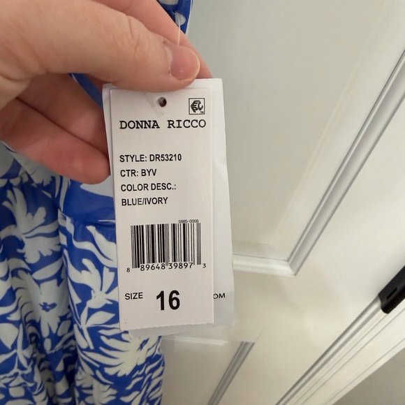 NWT Donna Ricco Floral Sleeveless Tiered Chiffon Maxi Dress - Picture 8 of 10